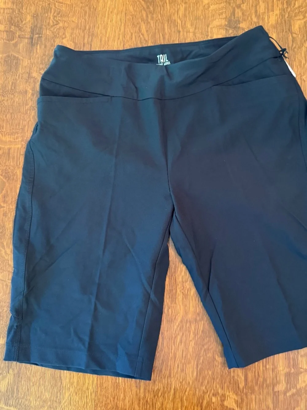 NWT Tail White Label Golf Shorts Size 6 Onyx Black UPF 50 Active Perfor Shorts